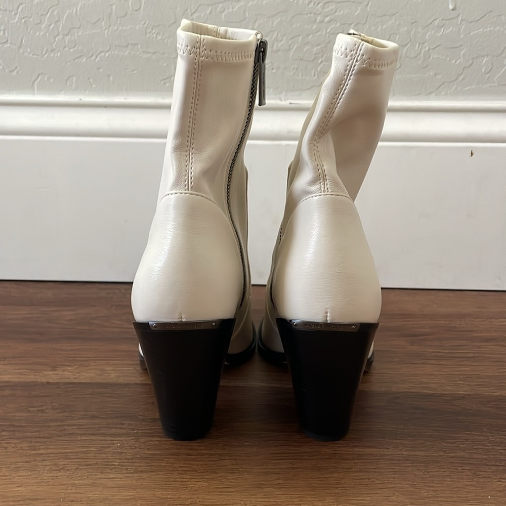 New Michael Kors Dover Heeled Booties - Picture 4 of 6